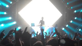 Madeon - Icarus (Live) @Paris [HD]