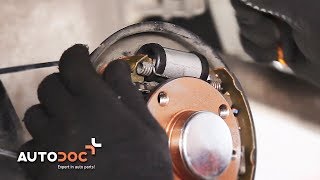 How to change rear brake cylinder FIAT PUNTO TUTORIAL | AUTODOC