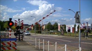 Spoorwegovergang Venlo // Dutch railroad crossing