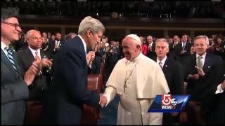 Congress gives Pope Francis thunderous applause