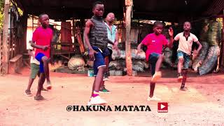 Distraction boys hakuna matata dancing - yeye