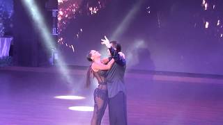 Slavik Kryklyvyy & Karina Smirnoff  | Winter Tale 2018 | Show Samba