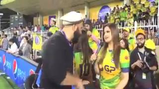 Zareen Khan says I love afridi  in full stadium interview with S wajahat