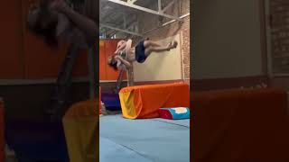 همینجوری یهویی  #backfull #flip #twist #shorts