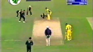 Saqlain Majic deliveries v Australia 2001