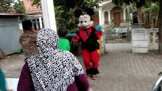 Video Lucu Badut Mickey Mouse