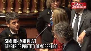 Manovra, bagarre in Senato: spintoni tra Malpezzi (Pd) e Bottici (M5s)