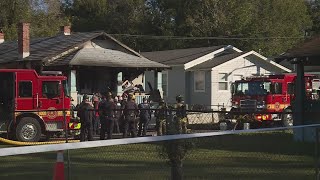 2 JFRD firefighters hurt battling deadly fire in Jacksonville's Mid-Westside