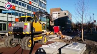 De nieuwe verkeersdrempel aan de Laan van Oversteen.