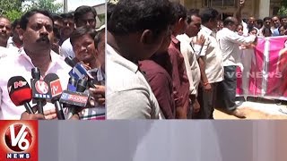 Contract Employees Anoint CM KCR Portrait With Milk Over Jobs Regularisation | Nalgonda | V6 News