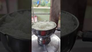 നല്ല അടിപൊളി പുട്ടും മുട്ടയും😁#food #foodie #shorts #subscribe #breakfast #trending