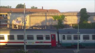 E402A.018+IC 580 misto in transito a Passignano sul Trasimeno il 06 agosto 2017 alle 06:56