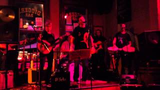 De'Fek's band at Diggers bar (HD)