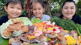 ตำรวมทะเลกินกับหมูกรอบลูกเต๋าแซบๆ 28 สิงหาคม ค.ศ. 2021