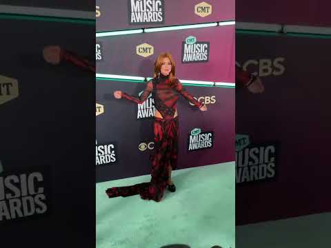 Shania Twain Arrives At 2023 CMT Music Awards - Red Carpet - YouTube