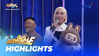 It's Showtime: Vice Ganda, FRESH FROM AMERICA AT MAY DALANG BISITA?! (Showing Bulilit)