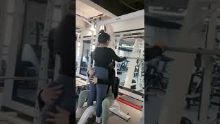 헬스장에서 장난치는 누나들 Noona playing around at the gym