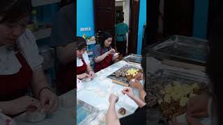 Gói bánh bao cùng chị em khoá 56|dạy làm bánh bao| hà nội | 0374542196| tay chị em nhoăn nhắt