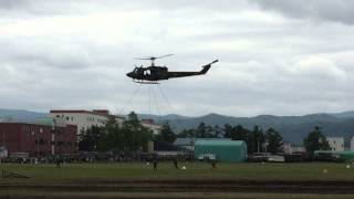 2014.6.7旭川駐屯地 訓練展示 ヘリからリペリング。