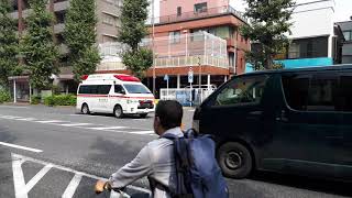 救急車出動光景：関東バス停留所・東高円寺・青梅街道（東京メトロ丸ノ内線東高円寺・蚕糸の森公園）通過光景：東京都杉並区和田三丁目20210828 091510