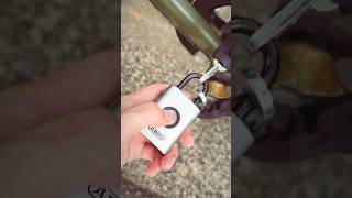 【指紋認証】防水スマートロック南京錠 ABUS Touch（アバスタッチ）【荷物や傘を持っていても片手で開けられる。鍵を持たなくていい。暗証番号を忘れる心配もない。とにかくこれが便利。】