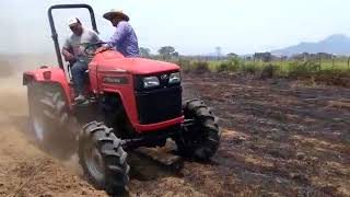 CJC - SERVICE TRACTOR MAHINDRA 4025 4WD CON ARADO 3 DISCOS