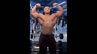 Asian Bodybuilder Muscle Flexing #18