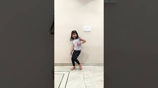 Kurta Pajama Kala Kala song (Dance)