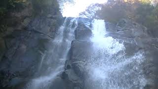 長野県 高森町 不動滝に突入［自然の風景］