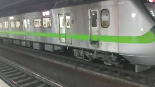 4017次瑞芳發車經由宜蘭線開往樹林的銀綠色微笑號EMU900型十輛一編組EMU904區間快車