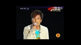 2007.07.06【同一首歌 】 走进中国农业大学～张信哲《爱如潮水》男生鲁莽地送花方式，吓到哲宝宝了啦！😅