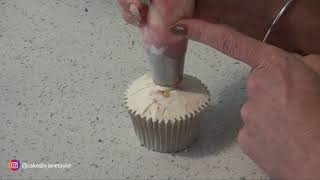 How to pipe buttercream tulips using Russian Nozzles