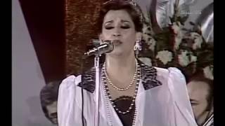 Akdeb Alaik - Warda 🌻🌹  أكدب عليـــك -- وردة | حفل 1983