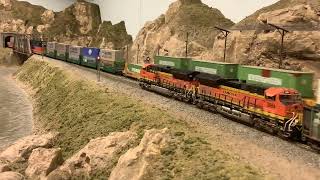 N-Scale BNSF Horsethief Bridge -  Coal Train Meet with an Intermodal