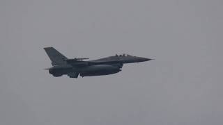 2017.7.11 航空自衛隊三沢基地 F-16 パイロットのすばらしすぎる動体視力でバードストライク回避