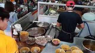 21 ตค 2561 ก๋วยเตี๋ยวเรืออนุสาวรีย์ชัยสมรภูมิ