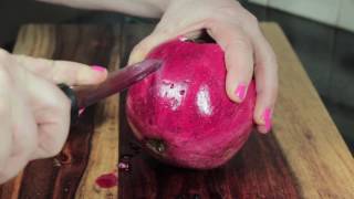 How To Cut A Pomegranate The Safe And Easy Way