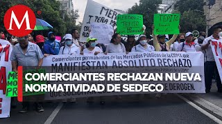 Comerciantes bloquean avenida Tlalpan y oficinas de SEDECO por nueva normatividad