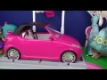 CAR WASH ! Elsa and Anna toddlers wash their drawings - Barbie - splash