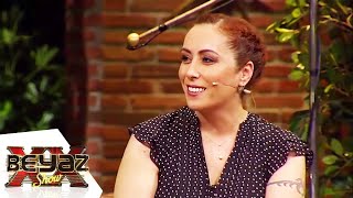 Siri'yi Seslendiren Kadın Yelda Uğurlu! - Beyaz Show