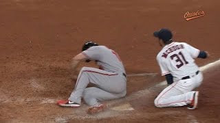 BAL@HOU: Davis scores on pitch in the dirt