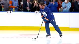 Wayne Gretzky skates at Rogers Place