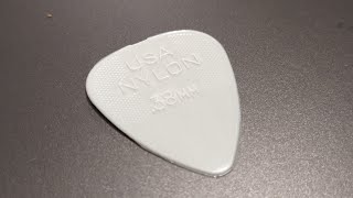 Jim Dunlop Nylon 0.38mm guitar pick review - very thin!