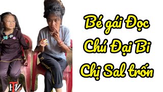 Bé gái đồ lam tới gặp đọc chú đại bi chị sal chạy có cờ.