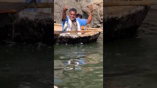 ✅ 💫 Hogenakkal boating 🛥 man 🐠 fish Hunting smooth #viral #shorts #fish #boating