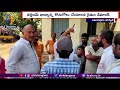 farmers protests at miryalaguda avantipuram market yard ధాన్యం కొనుగోళ్ల జాప్యంపై రైతుల రాస్తారోకో