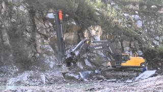 Volvo EC700C L with Terminator breaker