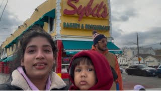 Sybil’s Bakery and Restaurant and Dollar Tree on a Saturday.