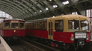 Gläserner Zug bei der Berliner S-Bahn