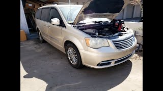 Крайслер замена маслоохладителя 2013 Chrysler Town Country oil cooler replacement.